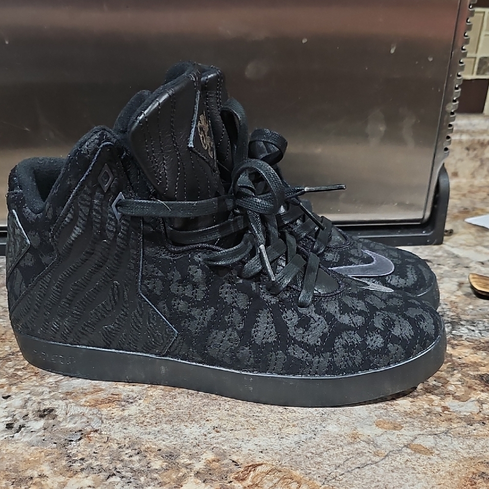 Nike Lebron XI NSW LIFESTYLE